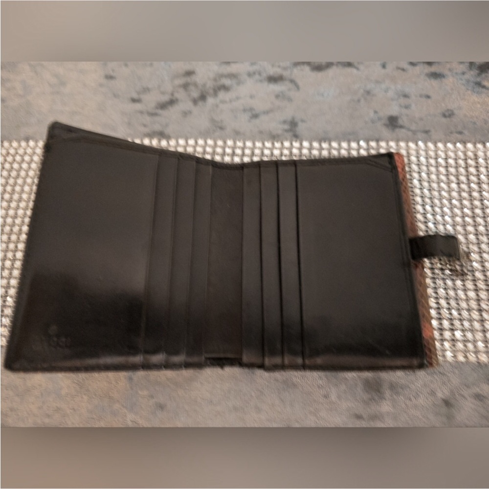 Gucci Python Bi-Fold Snakeskin Wallet - Picture 12 of 13
